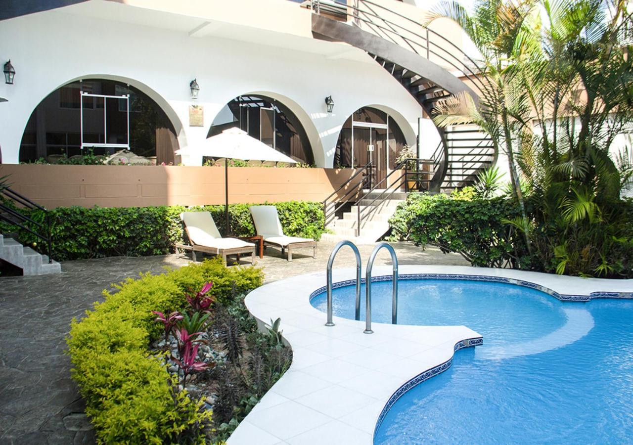 Hotel El Gran Marques Trujillo Exterior foto