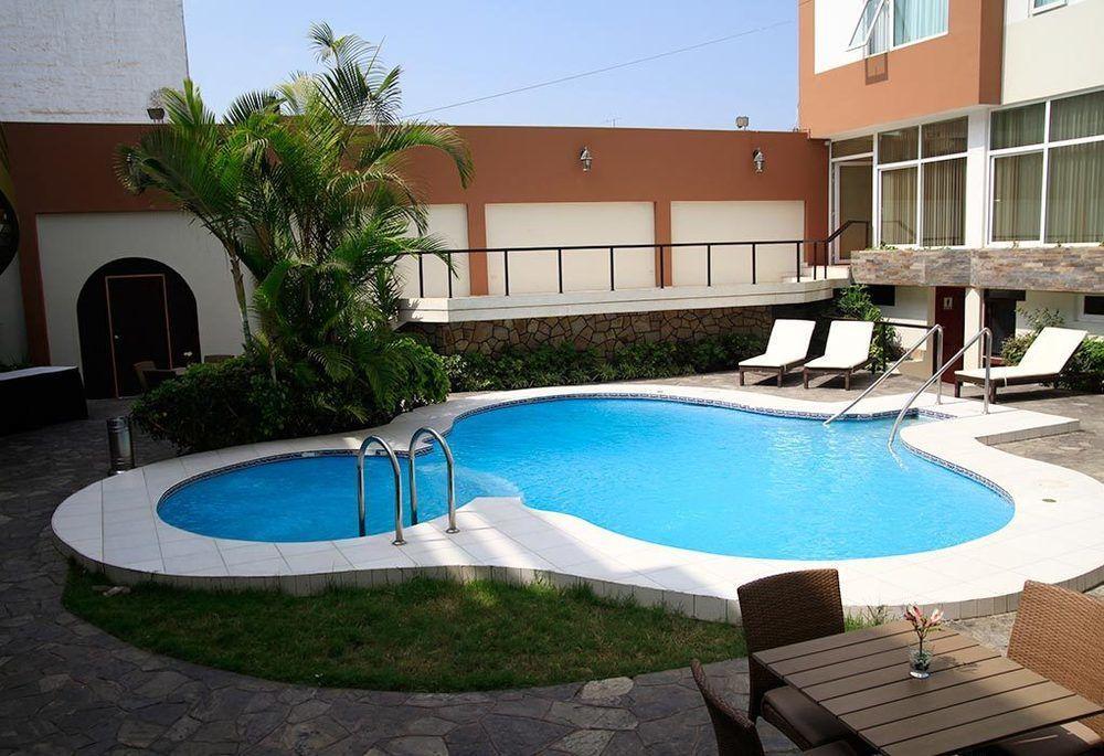 Hotel El Gran Marques Trujillo Exterior foto