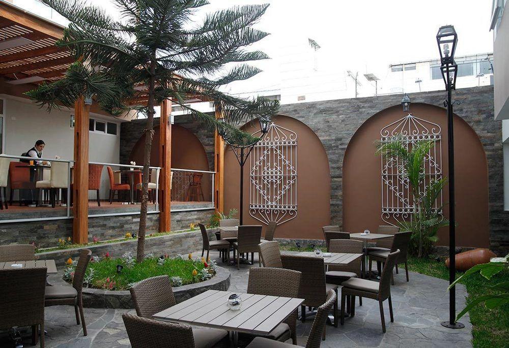 Hotel El Gran Marques Trujillo Exterior foto